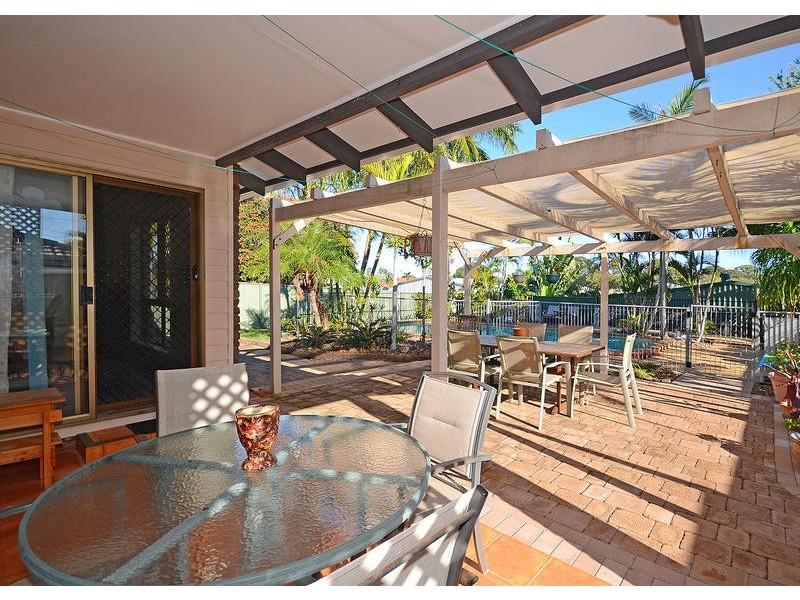 51 Hansen Street, Urangan QLD 4655