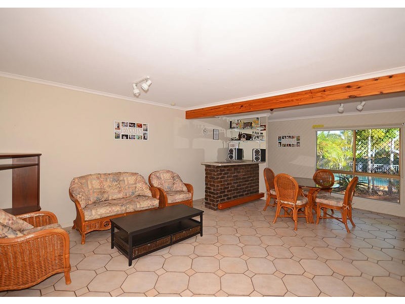 51 Hansen Street, Urangan QLD 4655