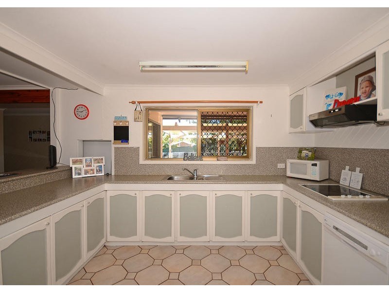 51 Hansen Street, Urangan QLD 4655