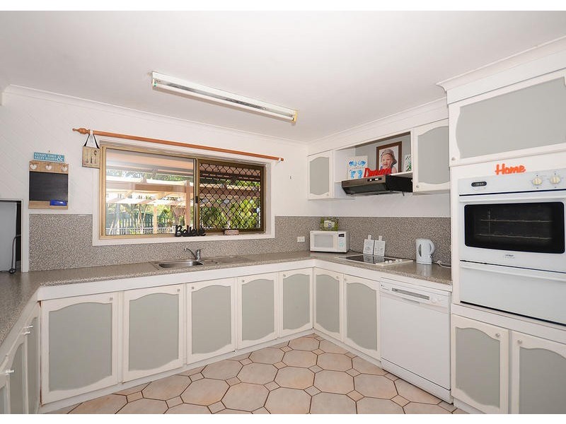 51 Hansen Street, Urangan QLD 4655