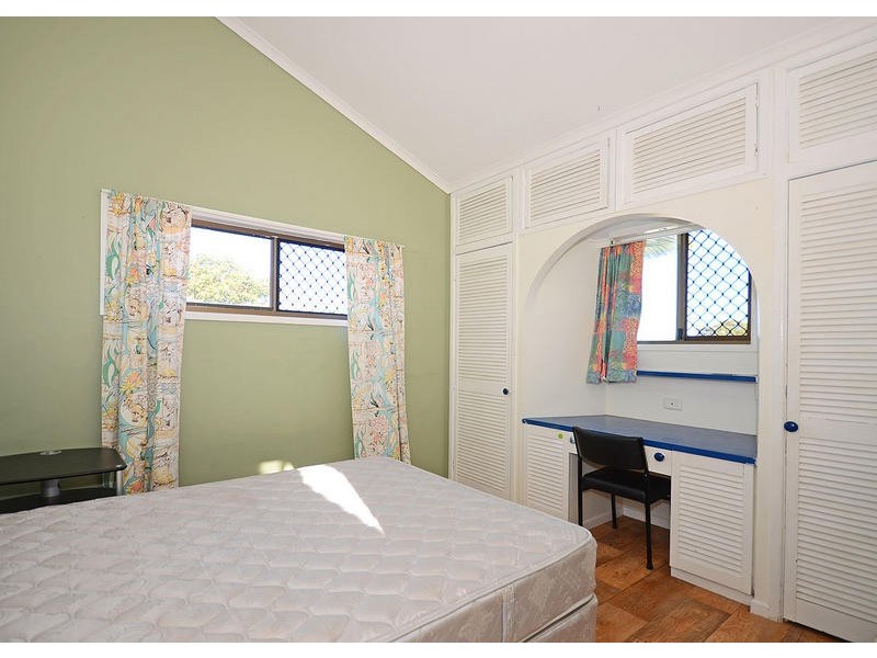 51 Hansen Street, Urangan QLD 4655