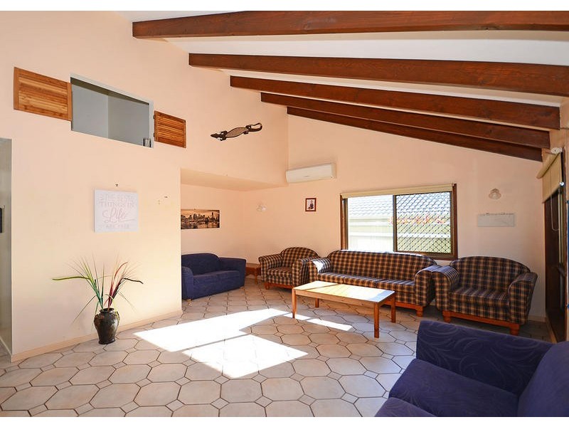 51 Hansen Street, Urangan QLD 4655