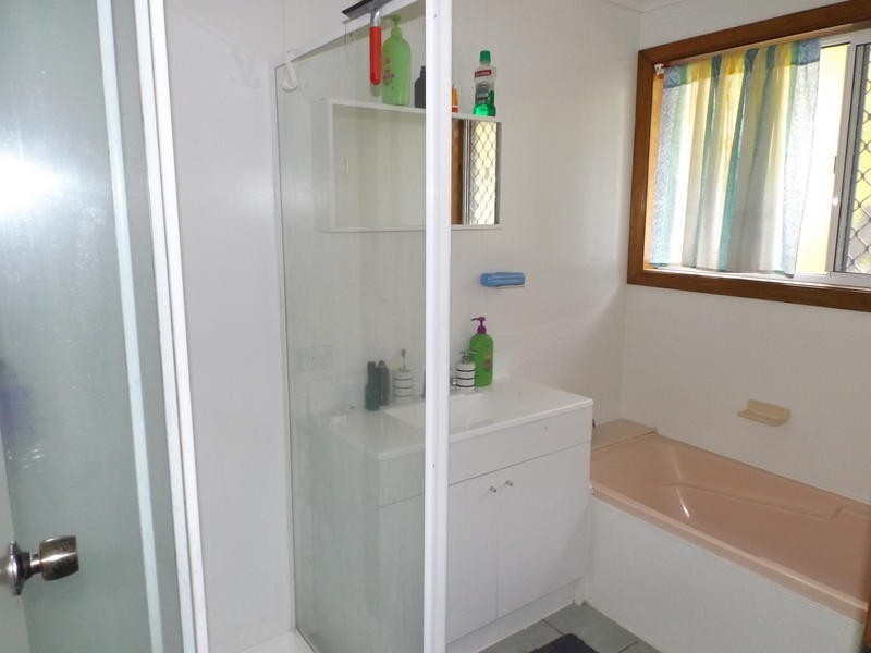 609 Boat Harbour Drive, Urangan QLD 4655