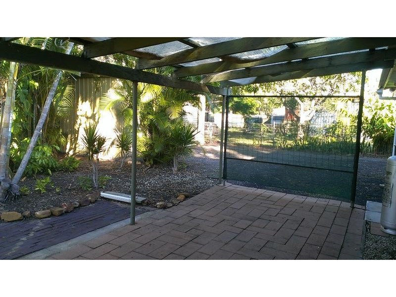 609 Boat Harbour Drive, Urangan QLD 4655