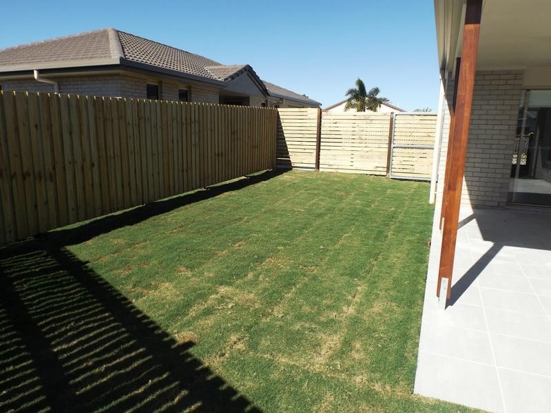 5 Jovi Crt, Scarness QLD 4655