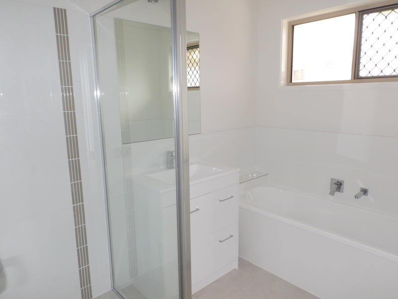 5 Jovi Crt, Scarness QLD 4655