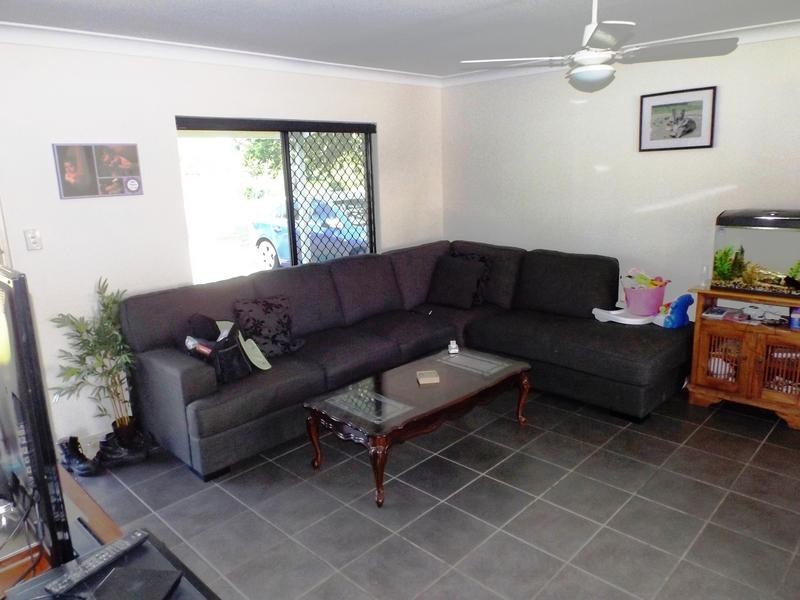 174 Truro St, Urangan QLD 4655