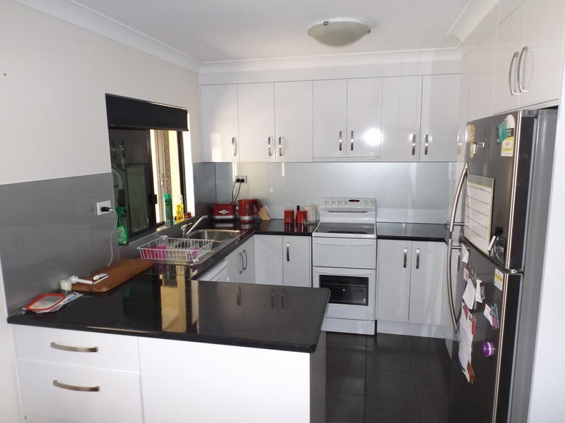 174 Truro St, Urangan QLD 4655