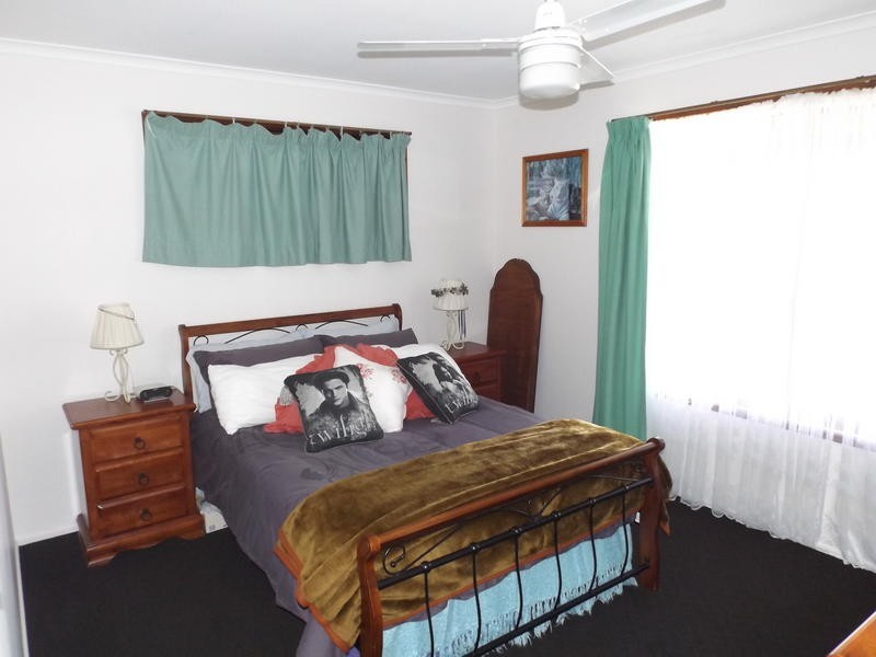 30 Sunset Cr, Torquay QLD 4655