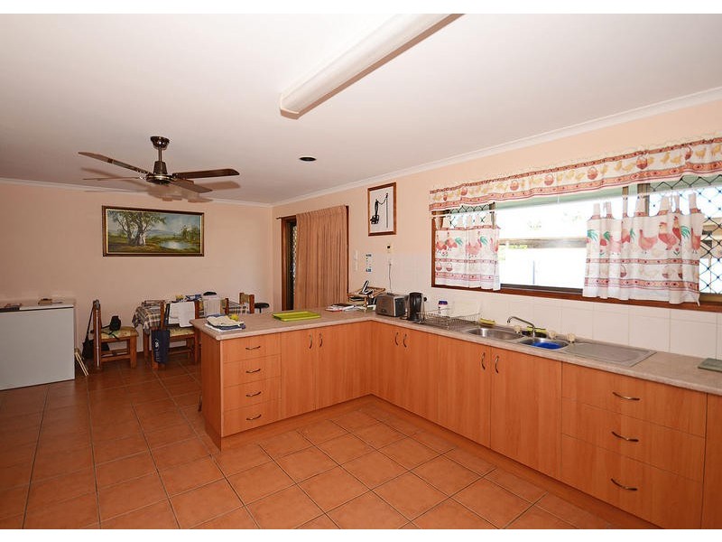 87 Spence St, Point Vernon QLD 4655