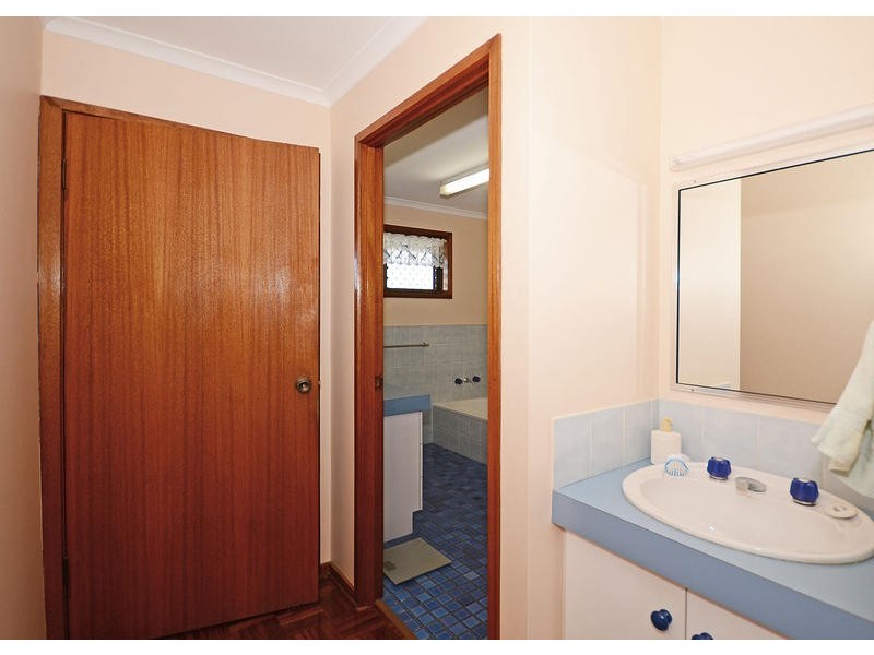 87 Spence St, Point Vernon QLD 4655