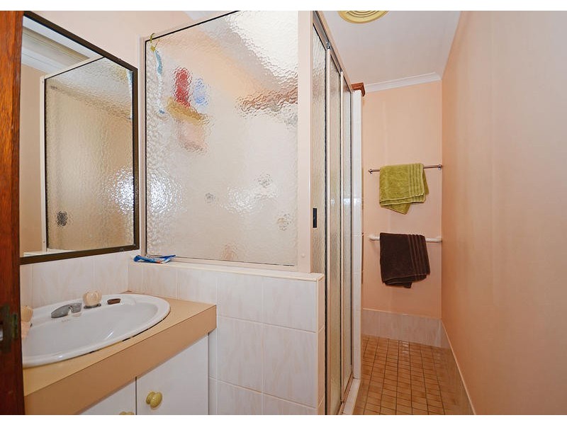 87 Spence St, Point Vernon QLD 4655