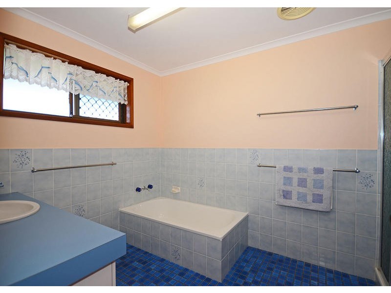 87 Spence St, Point Vernon QLD 4655