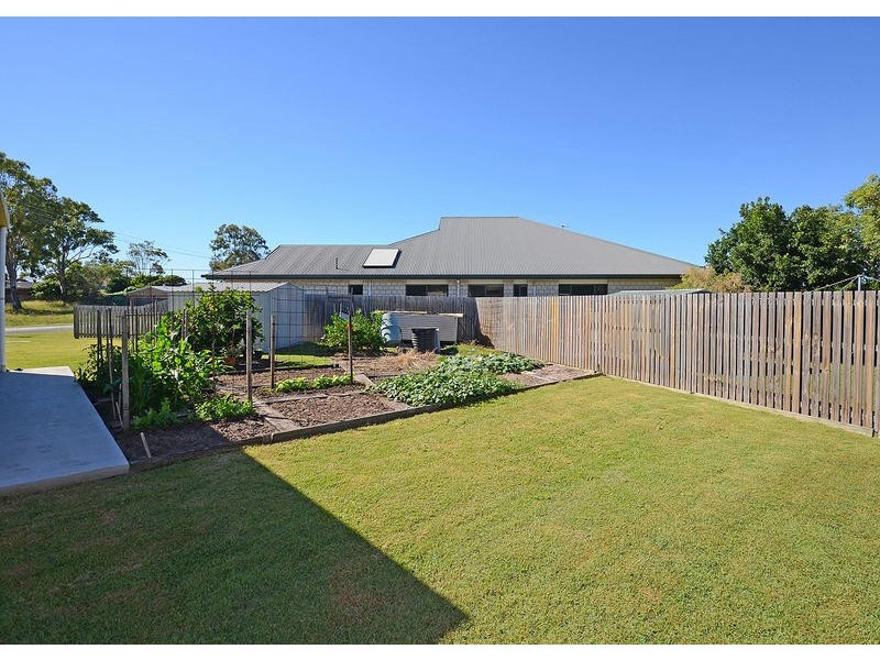 87 Spence St, Point Vernon QLD 4655