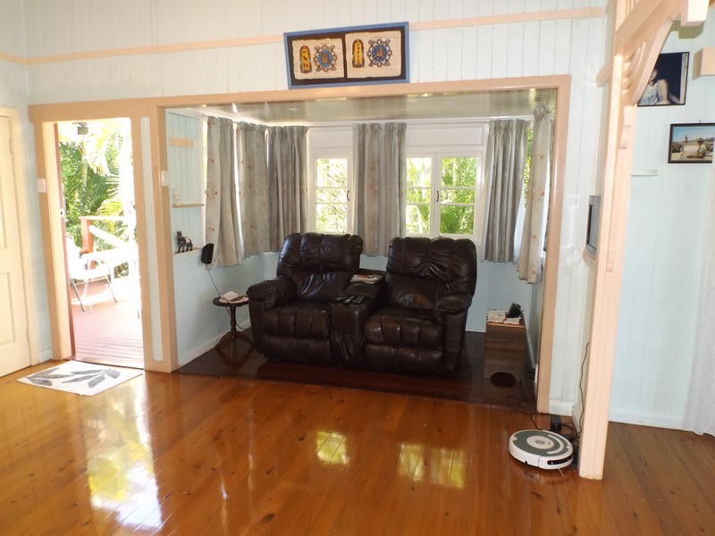 194 Torquay Rd, Scarness QLD 4655