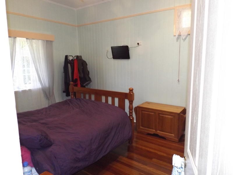 194 Torquay Rd, Scarness QLD 4655