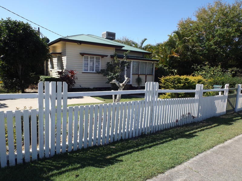 194 Torquay Rd, Scarness QLD 4655