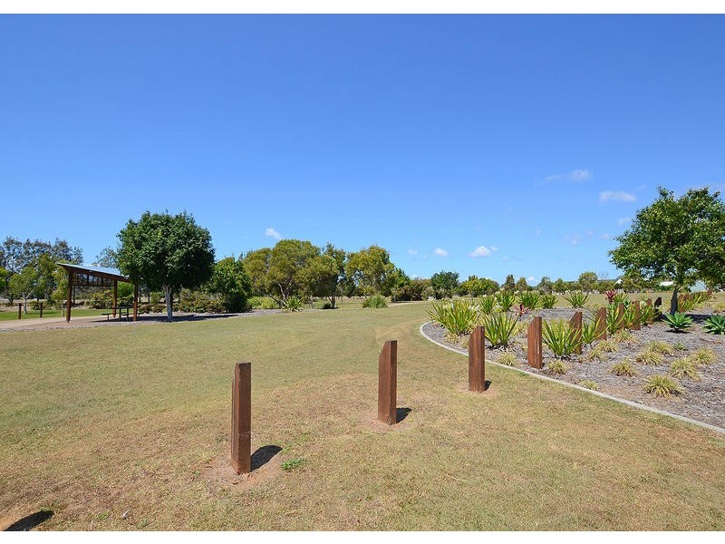 3 Bayridge Heights Dr, Nikenbah QLD 4655