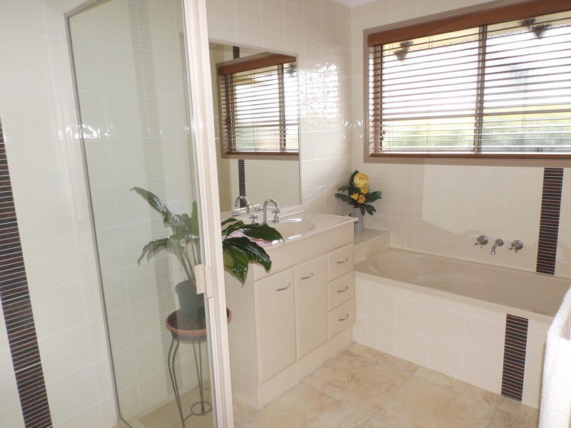 21 Lady Nelson Dr, Eli Waters QLD 4655