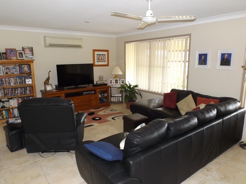 21 Lady Nelson Dr, Eli Waters QLD 4655