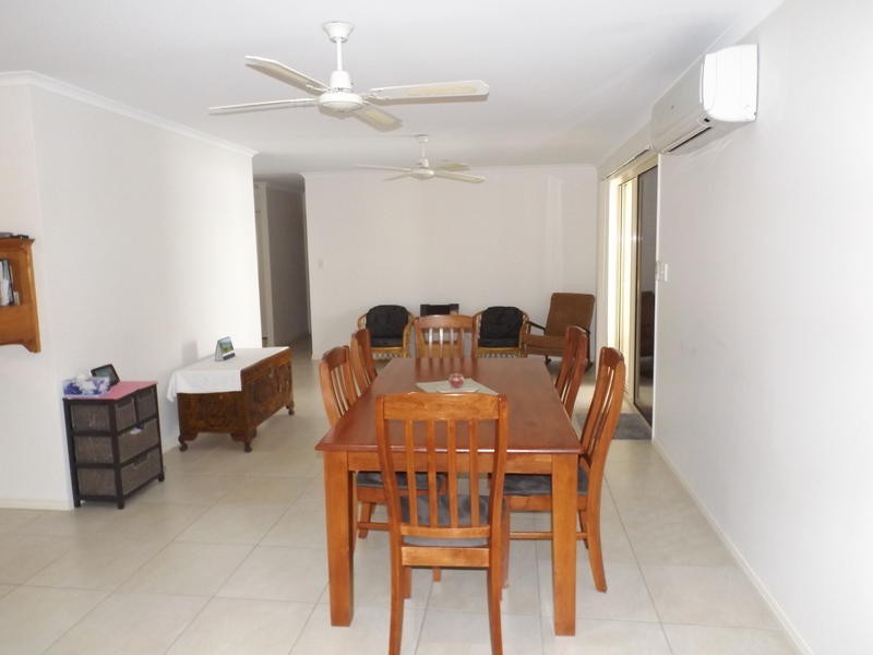 18 Topaz Cct, Urangan QLD 4655
