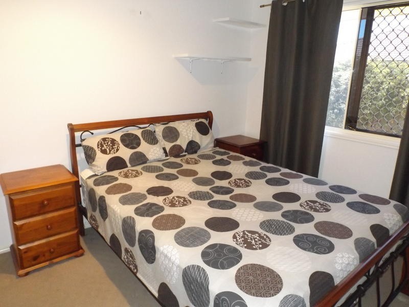 18 Topaz Cct, Urangan QLD 4655
