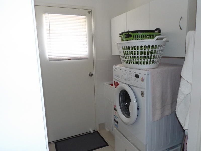 18 Topaz Cct, Urangan QLD 4655