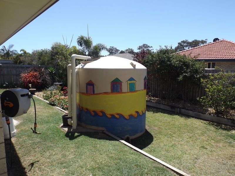 18 Topaz Cct, Urangan QLD 4655