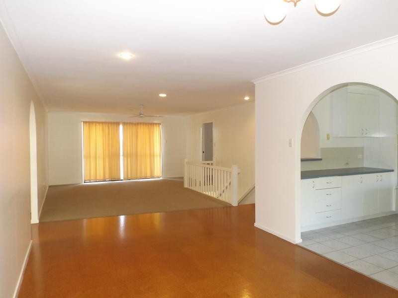 6 Jacobsen Outlook, Urraween QLD 4655