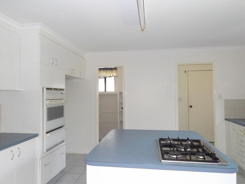 6 Jacobsen Outlook, Urraween QLD 4655