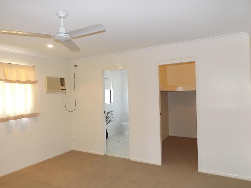 6 Jacobsen Outlook, Urraween QLD 4655