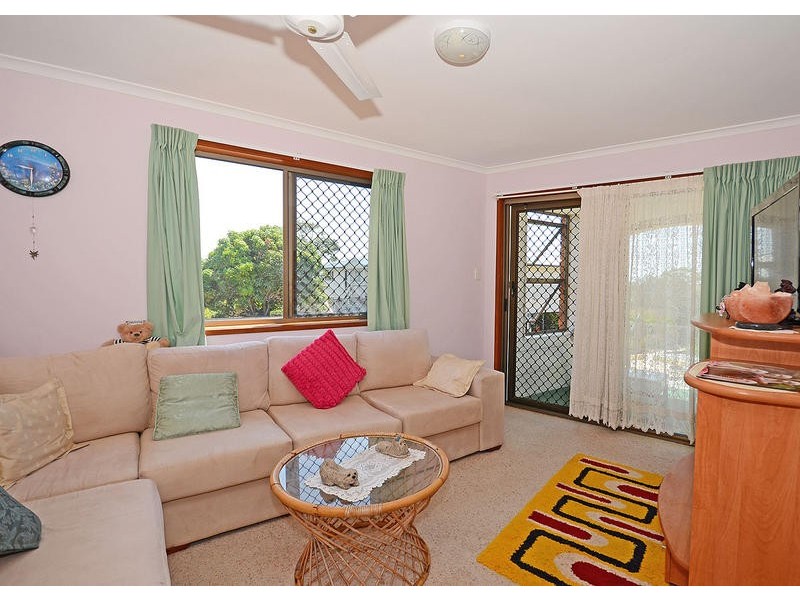 12 Flinders St, Point Vernon QLD 4655