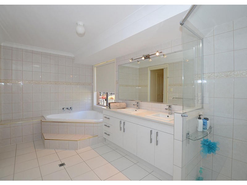 3 Balmoral Ct, Urraween QLD 4655