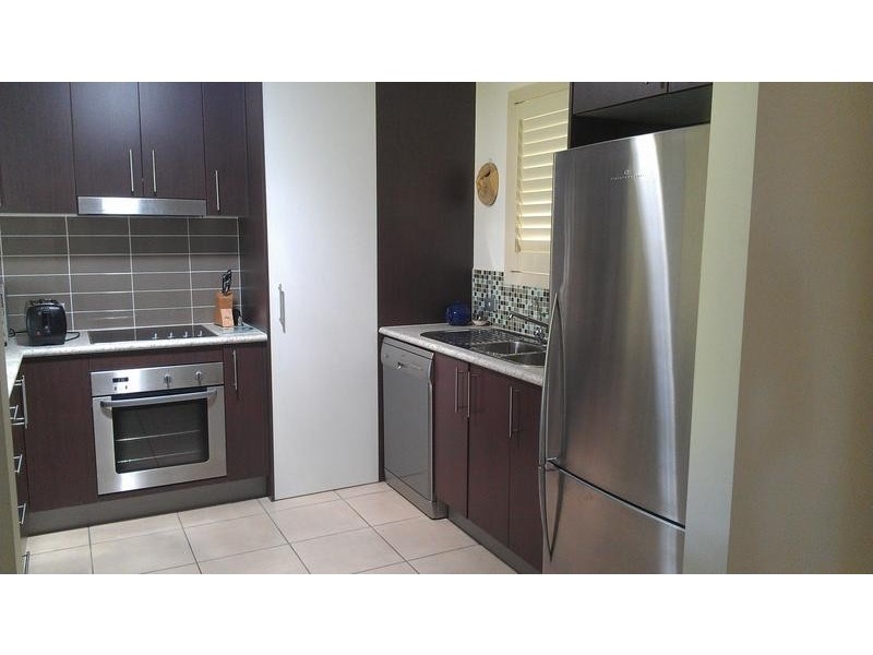 1 / 230 Pulgul St, Urangan QLD 4655