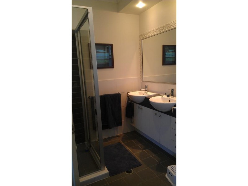 1 / 230 Pulgul St, Urangan QLD 4655