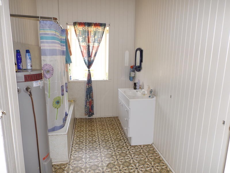 534 Esplanade, Urangan QLD 4655