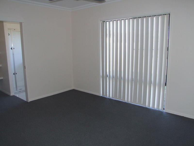 24 Bounty Cct, Eli Waters QLD 4655