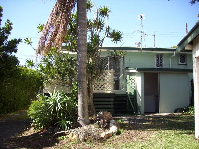 25 Urangan Street, Torquay QLD 4655