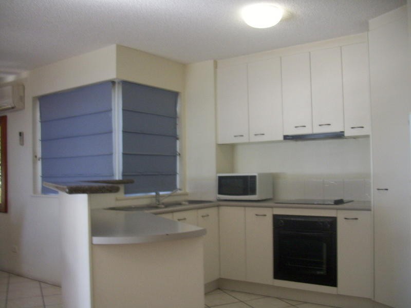 175 Buccaneer Drive, Urangan QLD 4655