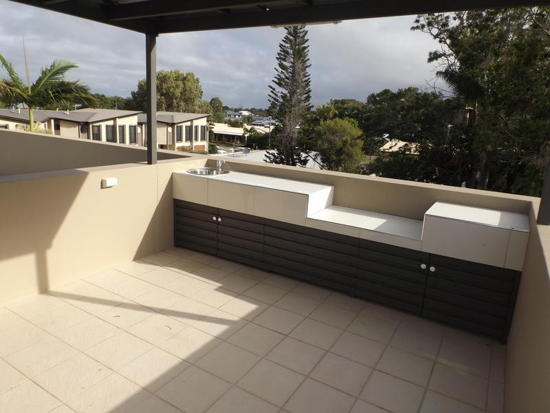1/19 King Street, Urangan QLD 4655