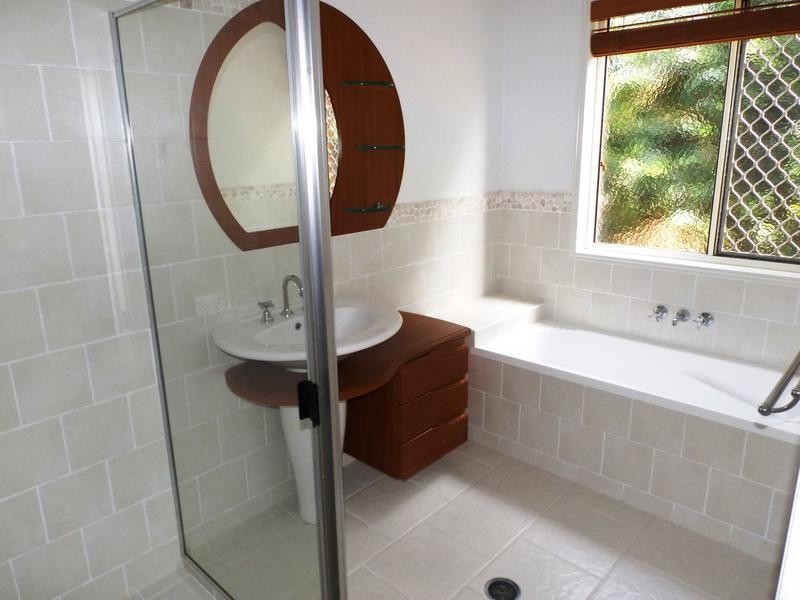 31 Jonwest Close, Torquay QLD 4655