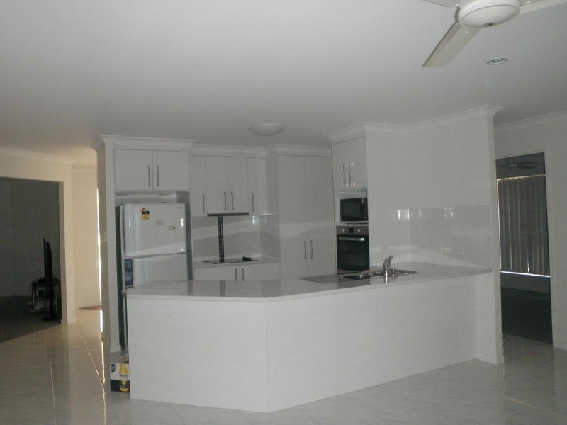 11 Morgan Circuit, Urraween QLD 4655