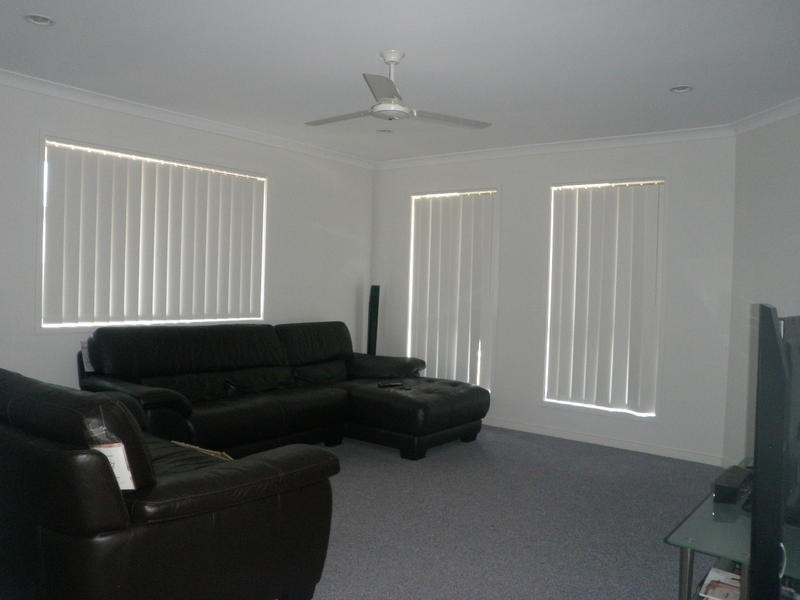 11 Morgan Circuit, Urraween QLD 4655
