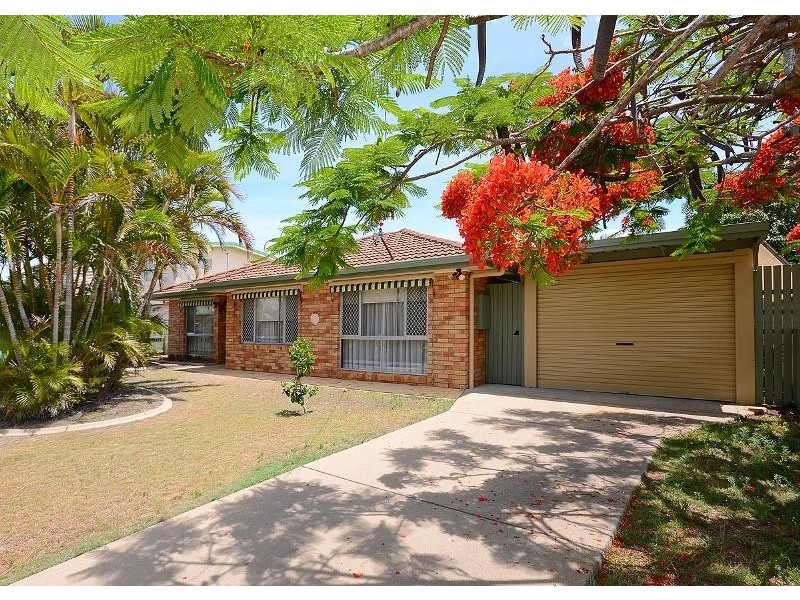 30 Colyton Street, Torquay QLD 4655