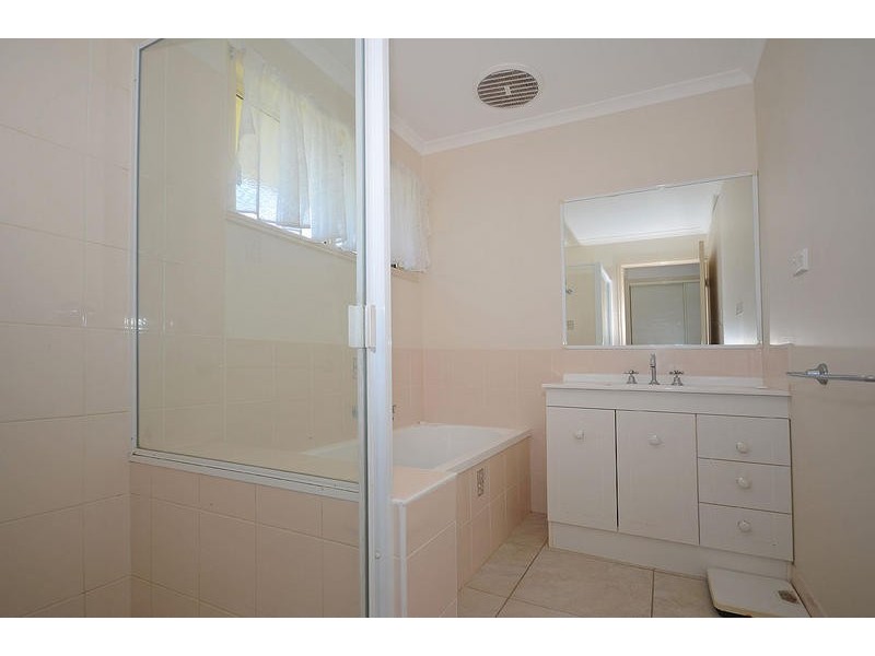 4 Isis Court, Eli Waters QLD 4655