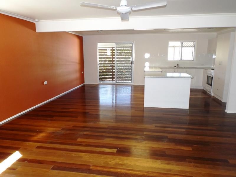 14 Prince Street, Urangan QLD 4655