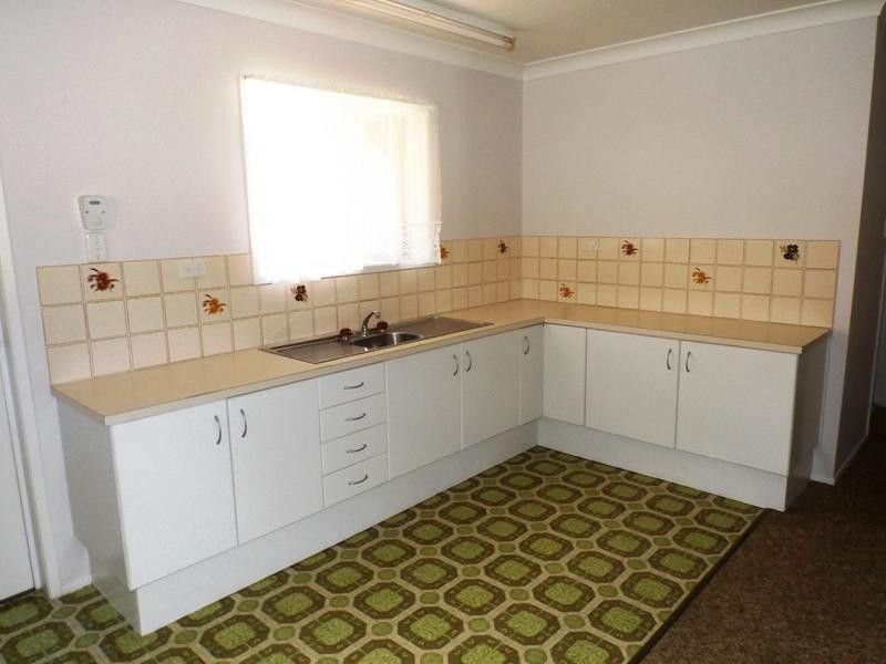 14 Prince Street, Urangan QLD 4655