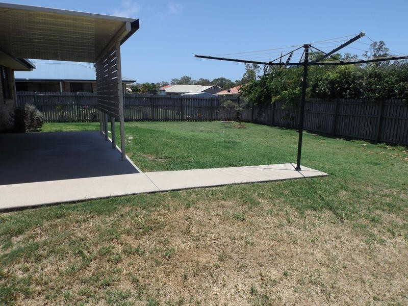 18 Moonstone Drive, Urangan QLD 4655