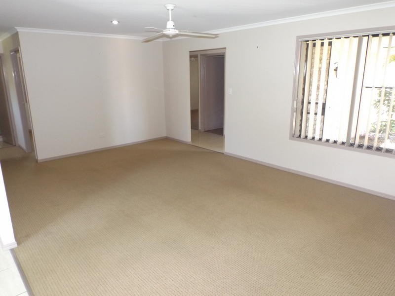 18 Moonstone Drive, Urangan QLD 4655