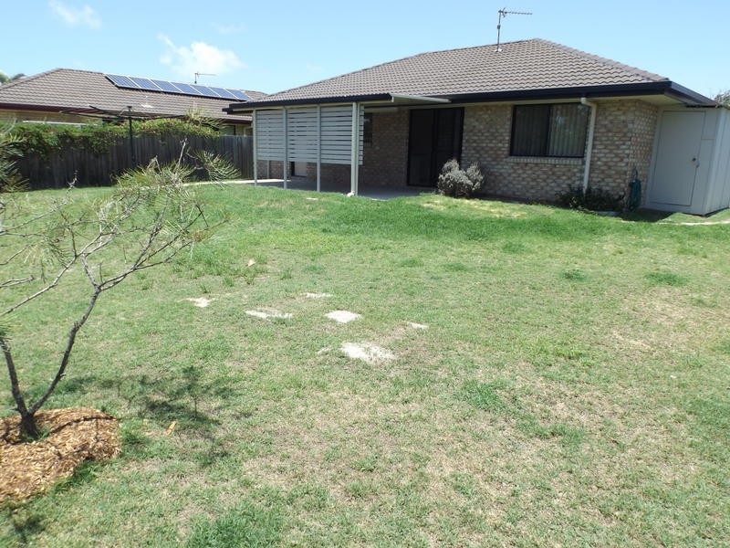 18 Moonstone Drive, Urangan QLD 4655